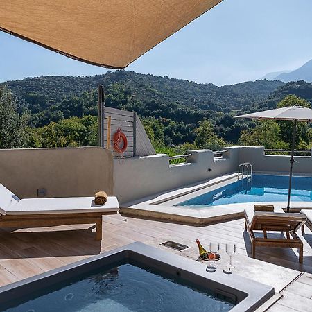 Verekinthos Villas - Pool, Hot Tub, Bbq, Kids Playground, Stunning Mountain Views Yerolákkos Exteriör bild