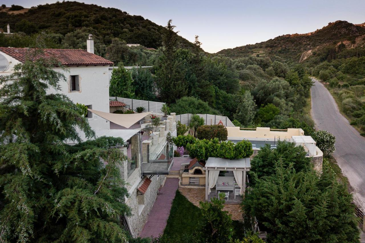 Verekinthos Villas - Pool, Hot Tub, Bbq, Kids Playground, Stunning Mountain Views Yerolákkos Exteriör bild