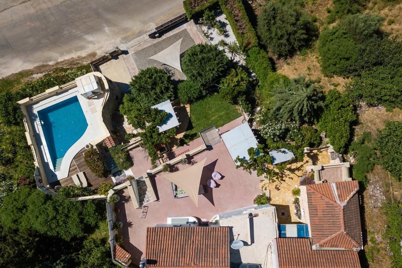 Verekinthos Villas - Pool, Hot Tub, Bbq, Kids Playground, Stunning Mountain Views Yerolákkos Exteriör bild