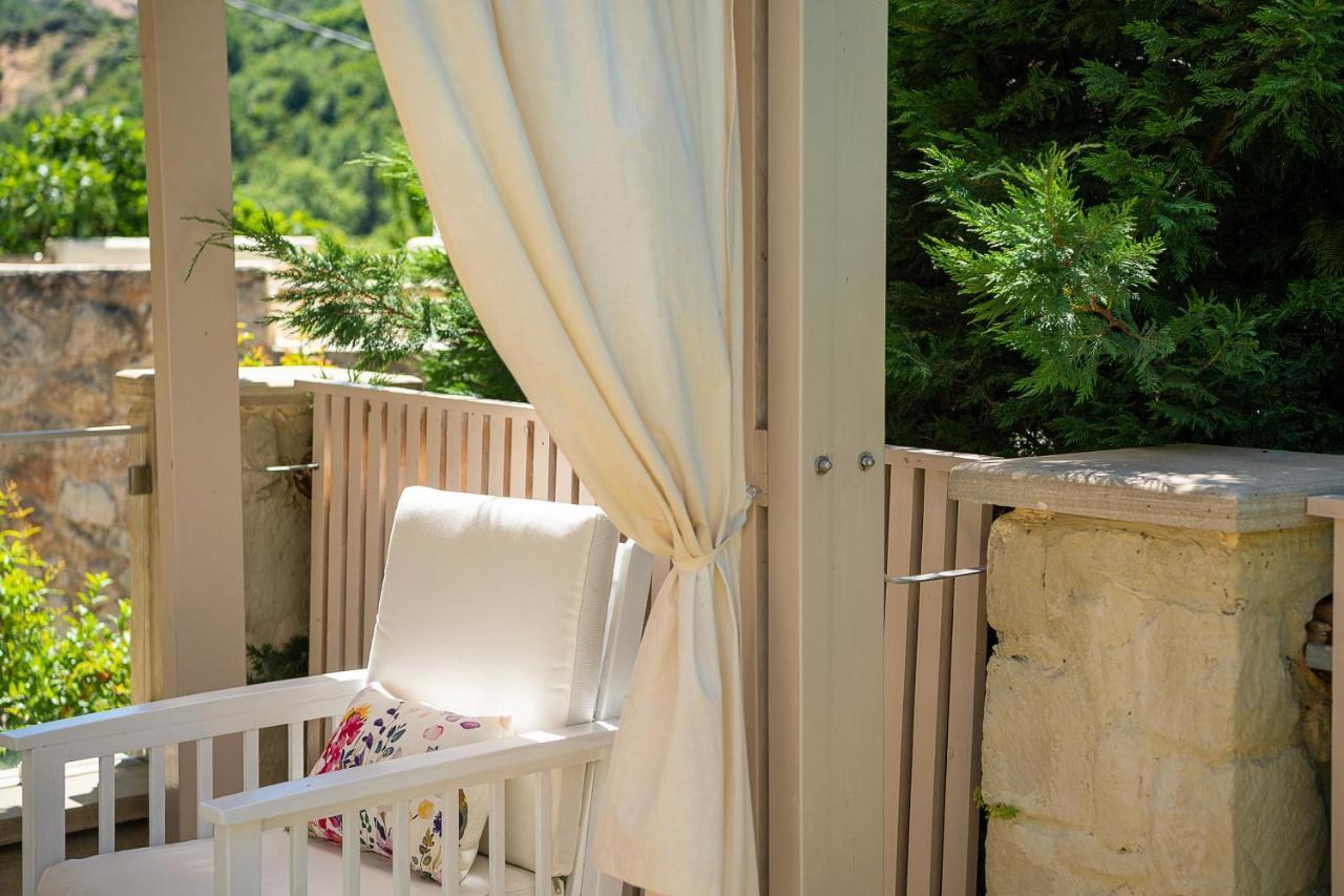 Verekinthos Villas - Pool, Hot Tub, Bbq, Kids Playground, Stunning Mountain Views Yerolákkos Exteriör bild
