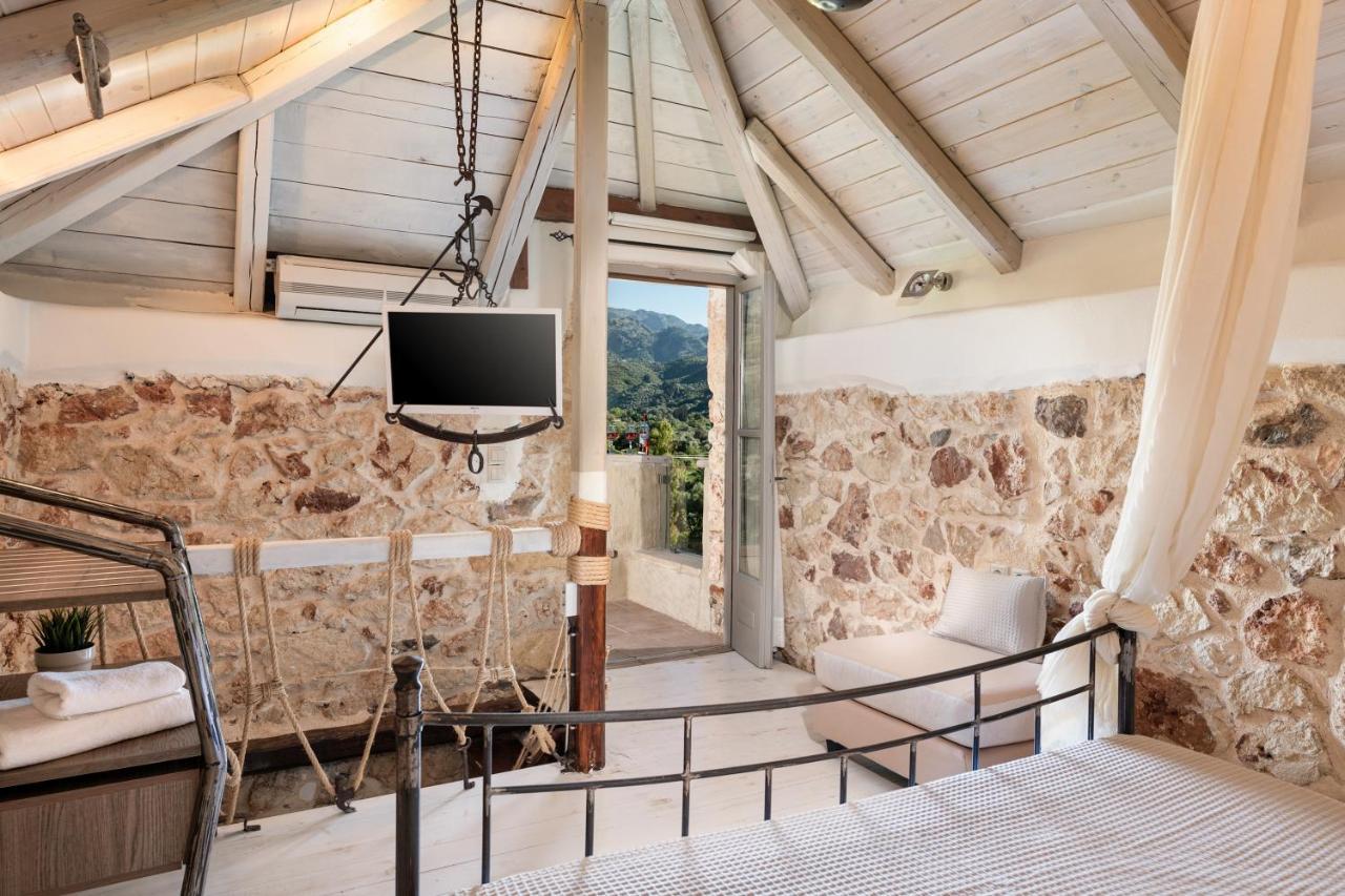 Verekinthos Villas - Pool, Hot Tub, Bbq, Kids Playground, Stunning Mountain Views Yerolákkos Exteriör bild