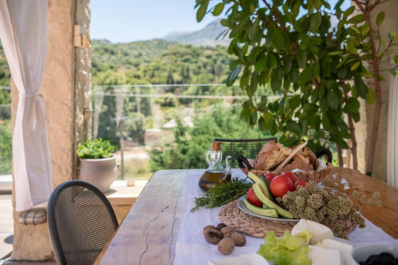 Verekinthos Villas - Pool, Hot Tub, Bbq, Kids Playground, Stunning Mountain Views Yerolákkos Exteriör bild