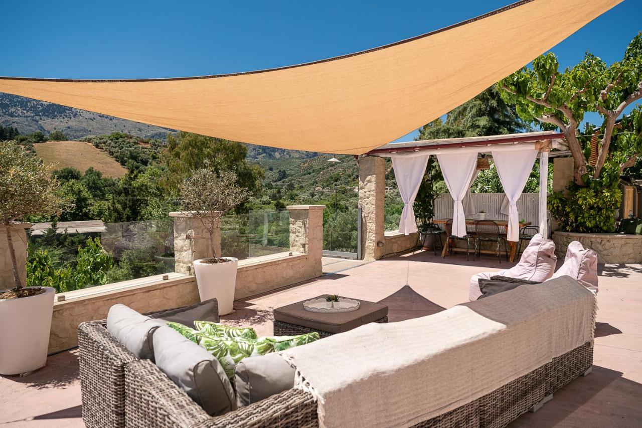 Verekinthos Villas - Pool, Hot Tub, Bbq, Kids Playground, Stunning Mountain Views Yerolákkos Exteriör bild