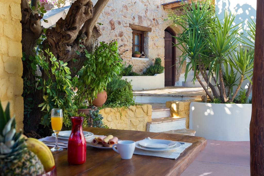 Verekinthos Villas - Pool, Hot Tub, Bbq, Kids Playground, Stunning Mountain Views Yerolákkos Exteriör bild
