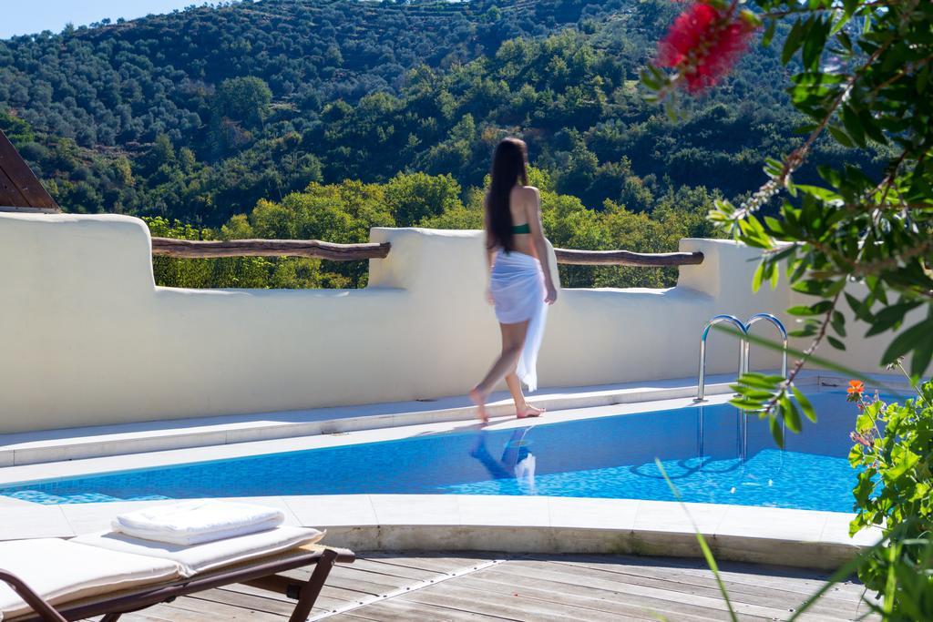 Verekinthos Villas - Pool, Hot Tub, Bbq, Kids Playground, Stunning Mountain Views Yerolákkos Exteriör bild